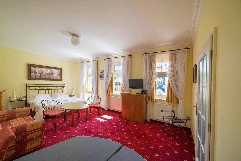 Festival Apartment การ์โลวีวารี ภายนอก รูปภาพ