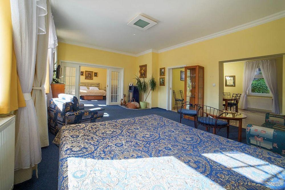 Festival Apartment การ์โลวีวารี ภายนอก รูปภาพ